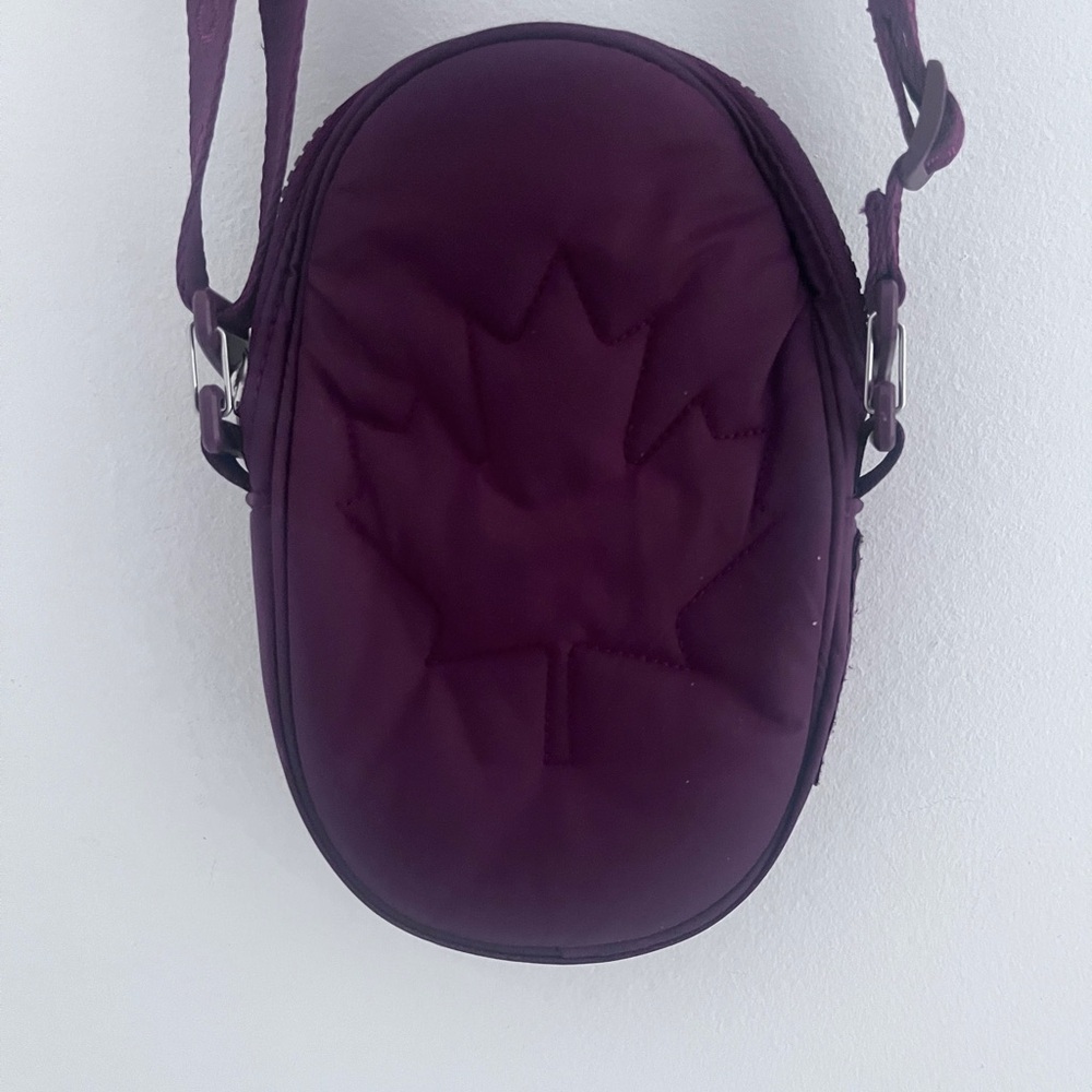 Lululemon Olympic
Crossbody Bag with Maple Leaf Design